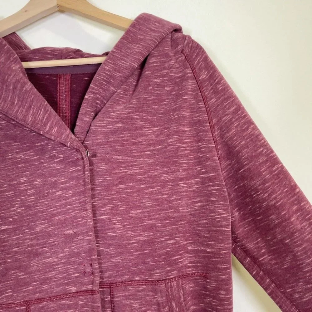 LULULEMON | FIND YOUR CENTRE WRAP IN RUST BERRY - Picture 7 of 16